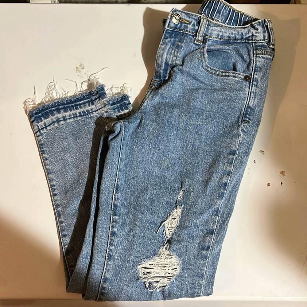 Girls Cat & Jack high rise straight jeans size 10. Excellent condition.